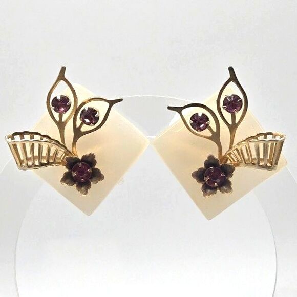 Vintage Goldtone and Purple Rhinestone on White Acrylic Squares Clip On Earrings - Picture 1 of 6